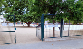 Un dels patis oberts és el de l'escola Saltells