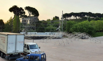 Muntatge escenari Parc Turonet