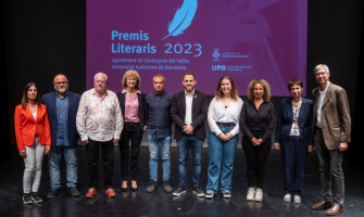 Fotografia final de l'acte de lliurament dels Premis Literaris 2023