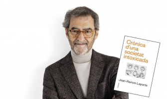 Joan Ramon Laporta i la portada del seu llibre 'Crònica d’una societat intoxicada'